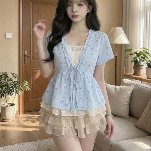 [MÃ SP] Áo Kiểu Xanh Pastel Họa Tiết Caro – Thiết Kế Buộc Dây Phối Viền Bèo