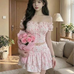 Set Floral Sweetie – Áo Crop Top Trễ Vai & Chân Váy Tầng Hoa Nhí